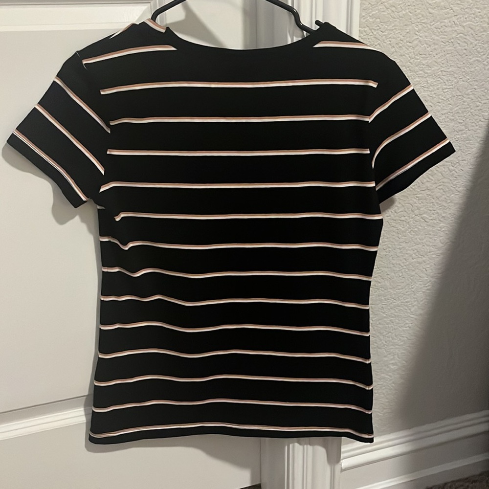 H&M Basic Tee - Picture 2 of 2
